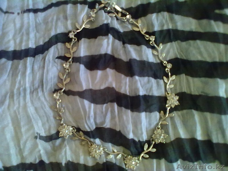 продам колье новое  - Изображение #1, Объявление #451977