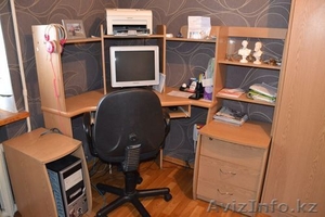 Продам компьютерный стол и шкаф - Изображение #1, Объявление #1546191