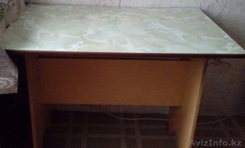 стол и 4 табуретки  - Изображение #2, Объявление #1581477