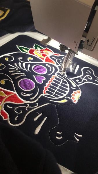 Вышивка на одежде. Вышивка логотипов. Принимаем индивидуальные заказы - Изображение #1, Объявление #1665070